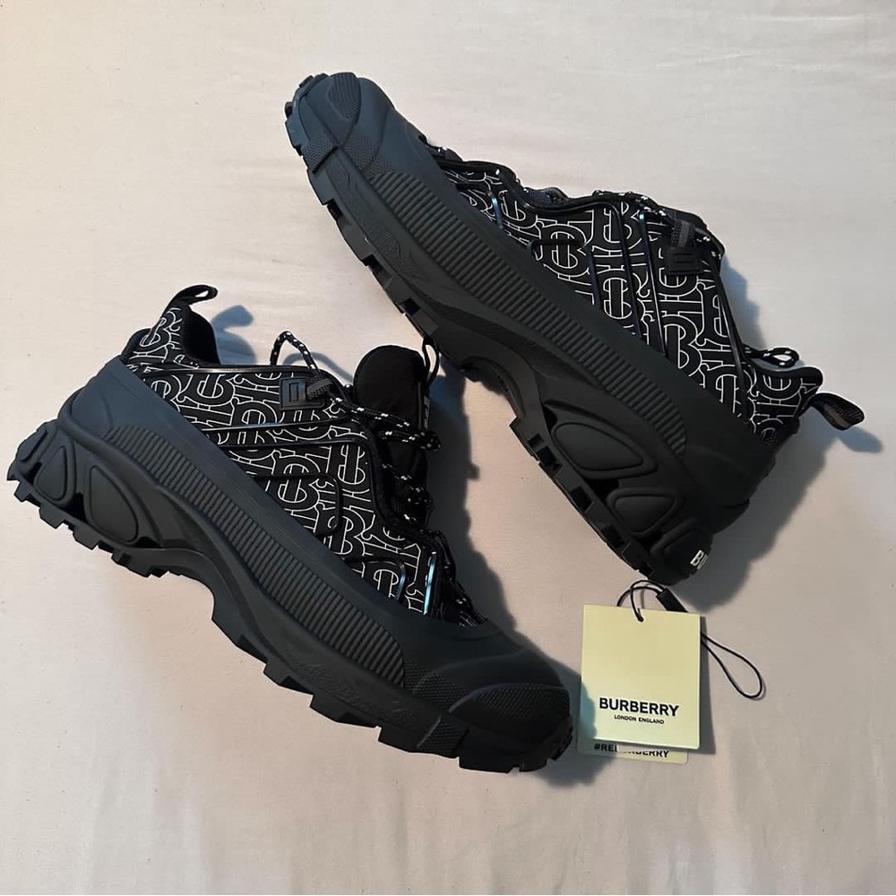 Burberry
Arthur monogram-print sneakers